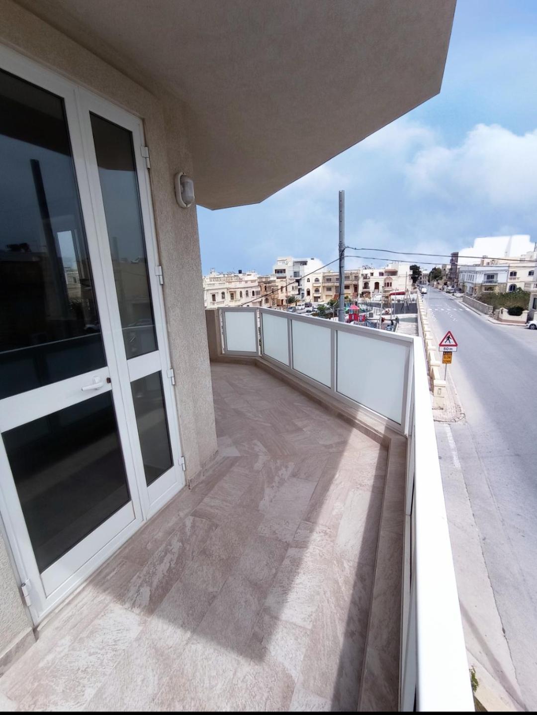 Joseph 2 Stylish Flat With Open Views, Just 4Km From The Airport Or Beach Siggiewi Exteriör bild