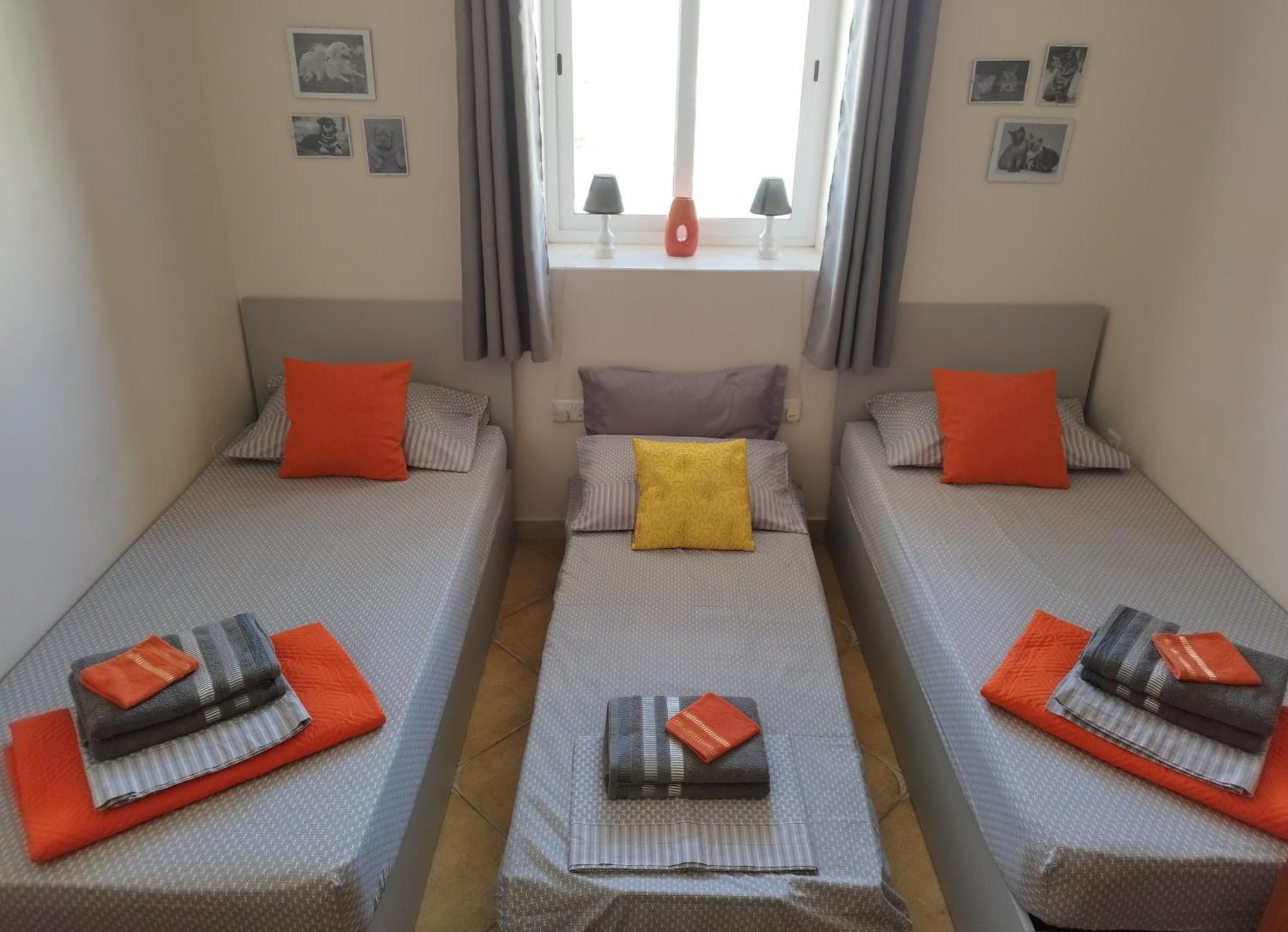 Joseph 2 Stylish Flat With Open Views, Just 4Km From The Airport Or Beach Siggiewi Exteriör bild